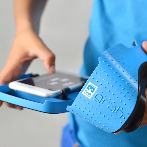 Mido VR Headset in Red and Black - Picture 10 of 10